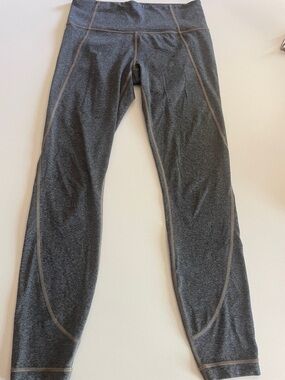 🌟2/$18 SALE Athleta Gray Heather 7/8  Leggings with Tan Tonal Stitching Medium